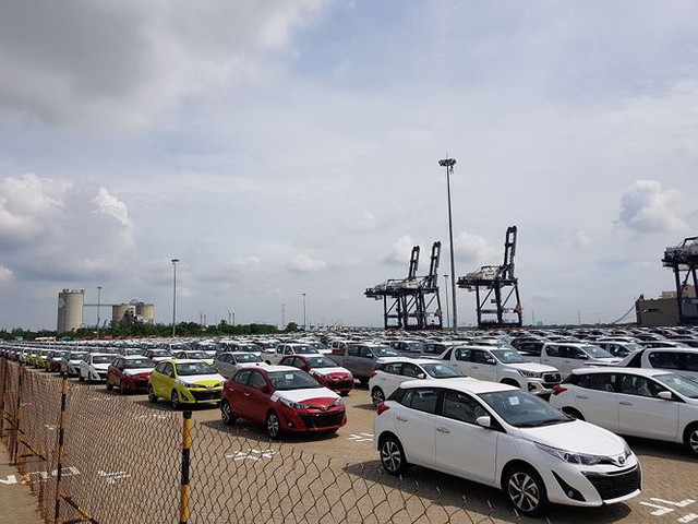 Loạt xe miễn thuế của Toyota và Mitsubishi cập cảng Hiệp Phước  - Ảnh 1.