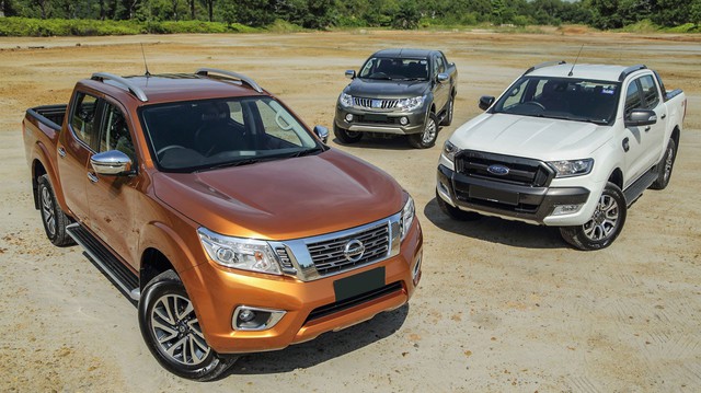 Loạt xe bán tải miễn thuế về nước: Triton, Hilux cập cảng, Ranger chờ thông quan, Navara đã mở bán