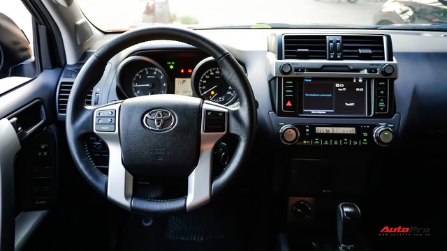 Chạy 2 năm hơn 3 vạn km, Toyota Prado TXL vẫn bán được giá trên 2 tỷ đồng - Ảnh 10.