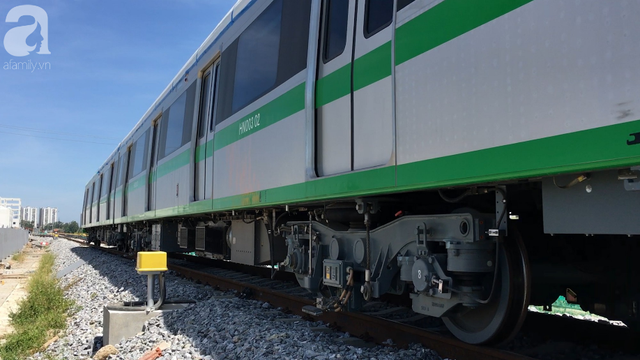 Tàu điện tuyến Cát Linh - Hà Đông chính thức đóng điện lưới Quốc Gia để chạy thử - Ảnh 6.