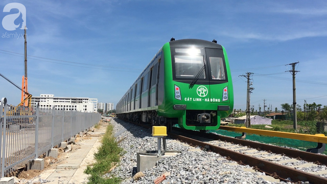 Tàu điện tuyến Cát Linh - Hà Đông chính thức đóng điện lưới Quốc Gia để chạy thử - Ảnh 7.