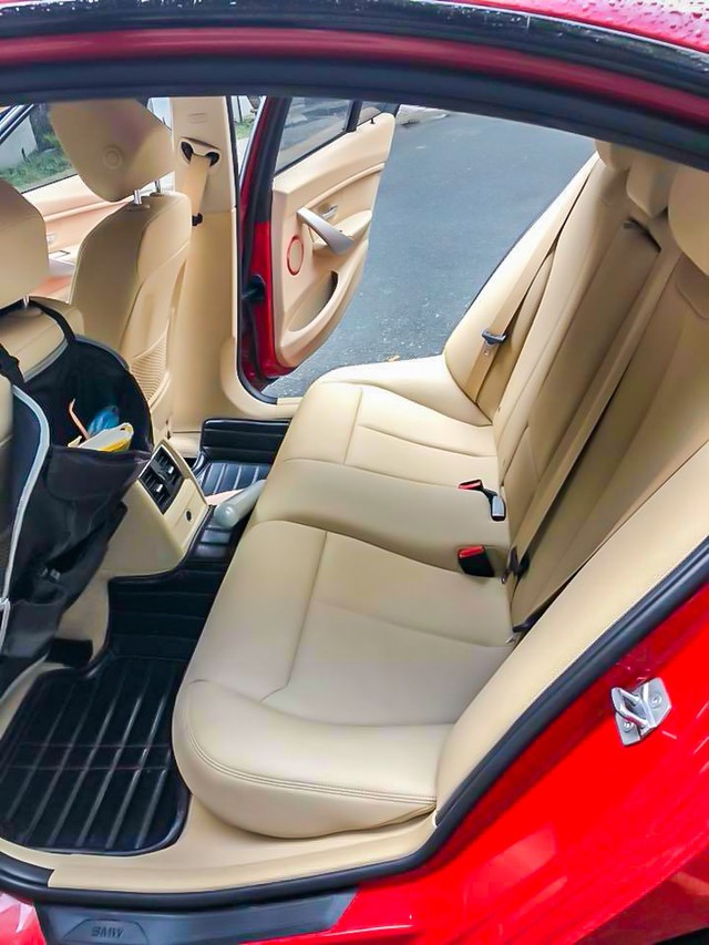 Sau khi độ full bài, chủ xe bất ngờ bán lại BMW 320i LCi 2015 với giá 1,2 tỷ đồng - Ảnh 7. Sau khi độ full bài, chủ xe bất ngờ bán lại BMW 320i LCi 2015 với giá 1,2 tỷ đồng - Ảnh 7.