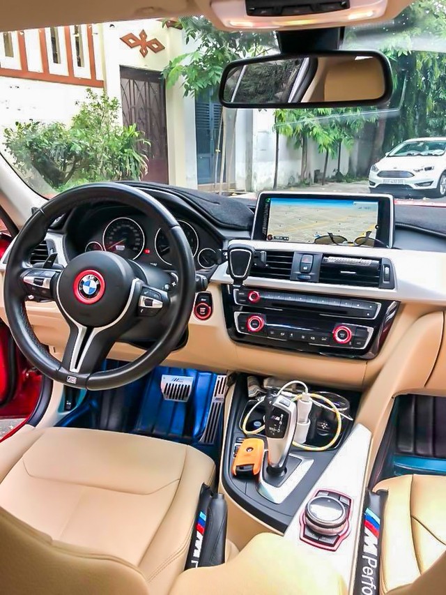 Sau khi độ full bài, chủ xe bất ngờ bán lại BMW 320i LCi 2015 với giá 1,2 tỷ đồng - Ảnh 5. Sau khi độ full bài, chủ xe bất ngờ bán lại BMW 320i LCi 2015 với giá 1,2 tỷ đồng - Ảnh 5.