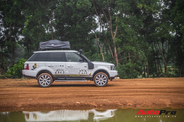 [Chùm ảnh] Đoàn Range Rover hàng chục tỷ đồng của Trung Nguyên thoả sức tắm bùn ở Đồng Mô trước khi rời Hà Nội - Ảnh 4.