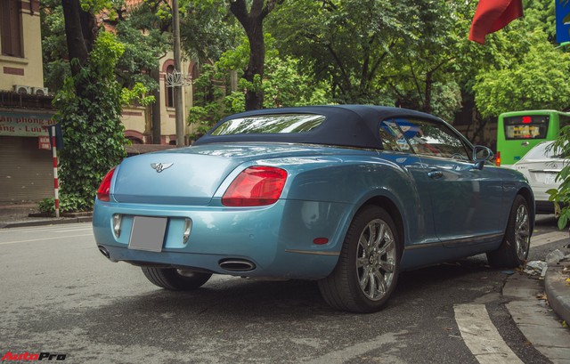 Bắt gặp hàng hiếm Bentley Continental GTC tại Hà Nội - Ảnh 4.