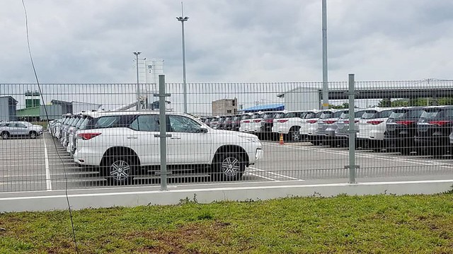 Hàng trăm chiếc Toyota Fortuner và Hiace miễn thuế nhập khẩu đã cập cảng TP. HCM