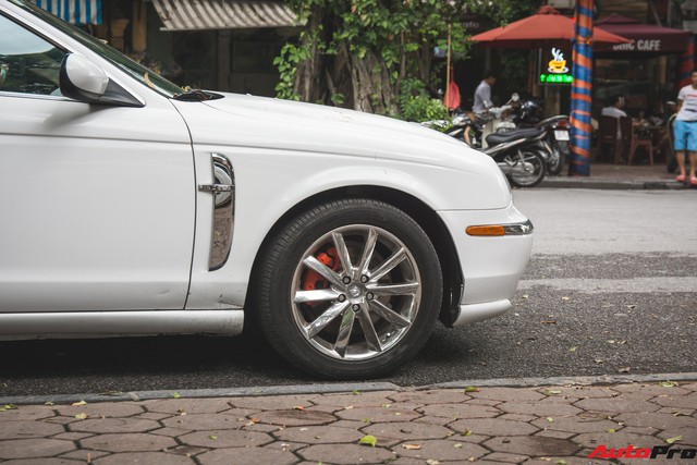 Jaguar S-Type - Của lạ và hiếm trên phố Việt - Ảnh 7.