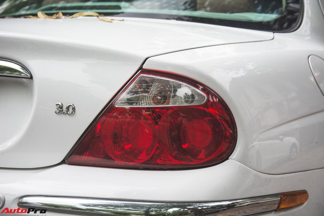Jaguar S-Type - Của lạ và hiếm trên phố Việt - Ảnh 11.