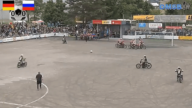 Moto Ball - Khi dân chơi mô tô nghiện đá bóng