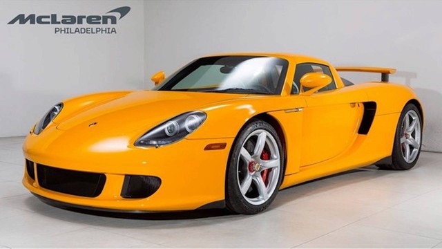 Porsche Carrera GT vàng độc nhất vô nhị đòi giá hơn 1 triệu USD - Ảnh 1.