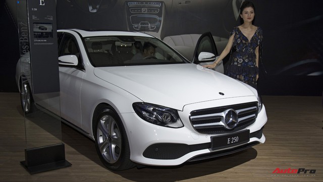 Mercedes-Benz E-Class nâng công nghệ, giữ giá bán - Thêm bất lợi cho BMW 5-Series và Audi A6 tại Việt Nam