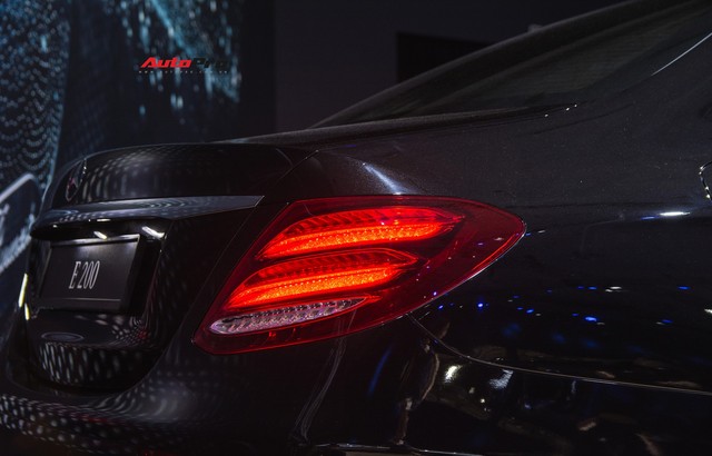 Xe Mercedes-Benz lần đầu tiên có thể dẫn đường bằng tiếng Việt - Ảnh 9. Xe Mercedes-Benz lần đầu tiên có thể dẫn đường bằng tiếng Việt - Ảnh 9.