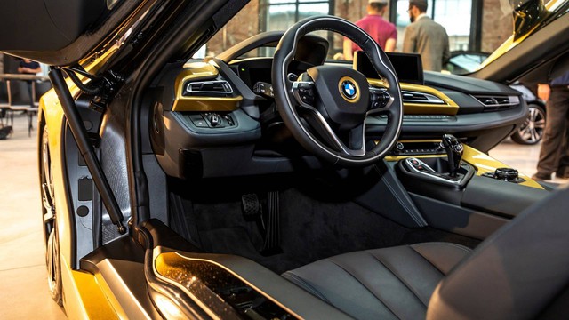 BMW tung bản đặc biệt cho i3 và i8 dát vàng 24 carat - Ảnh 4.