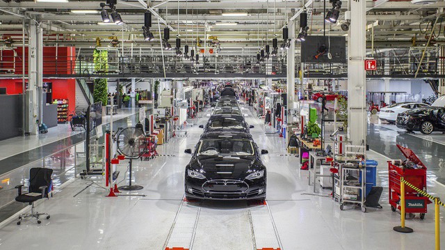 Tesla vừa xây vừa sửa Model 3 và câu chuyện thay nhân viên như thay áo
