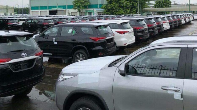 Ford Everest mới vừa lộ diện, đối thủ Toyota Fortuner 2018 đã được thông quan, sẵn sàng cho ngày mở bán