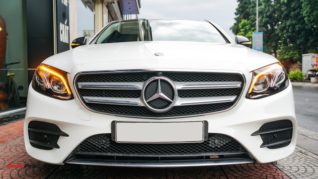 Mercedes-Benz E300 AMG khấu hao 200 triệu đồng sau 7.000 km lăn bánh - Ảnh 1.