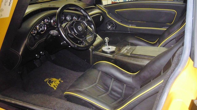 Lamborghini Diablo bị nhái như thật với giá sốc 1,4 tỷ đồng - Ảnh 3.