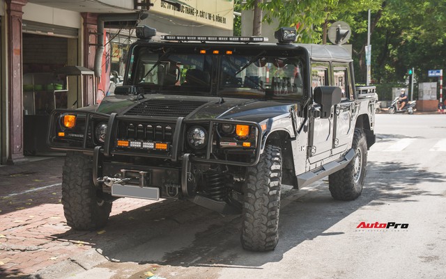 Xế khủng địa hình Hummer H1 Alpha độc nhất tại Việt Nam xuống phố - Ảnh 1. Xế khủng địa hình Hummer H1 Alpha độc nhất tại Việt Nam xuống phố - Ảnh 1.