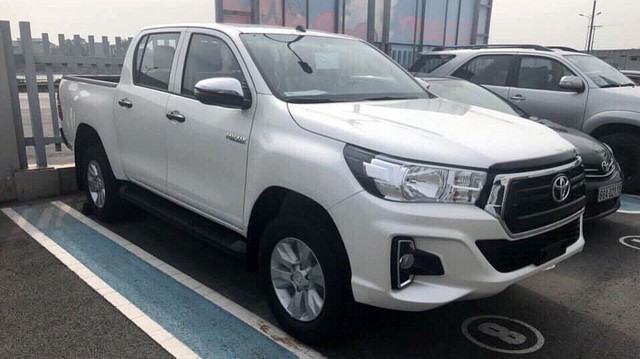Toyota Hilux 2018 thông quan, bắt đầu về đại lý nhưng khách Việt chưa thể mua được