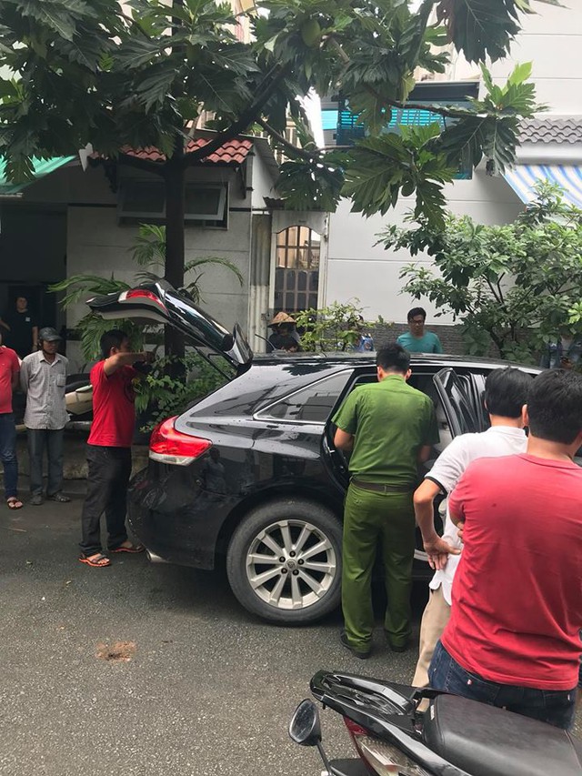 Chiếc xe ô tô 7 chỗ trị giá gần 2 tỷ đồng bị trộm ở Sài Gòn được phát hiện cách hiện trường 2 km - Ảnh 2.