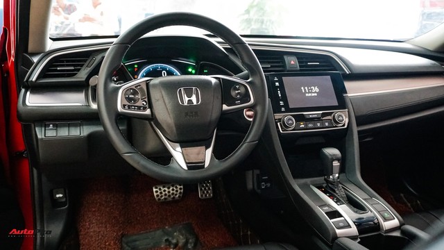 Độ ngoại thất, Honda Civic Turbo chạy 9.000 km bán lại ngang giá mua mới - Ảnh 10.