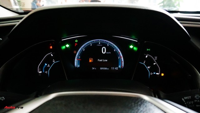 Độ ngoại thất, Honda Civic Turbo chạy 9.000 km bán lại ngang giá mua mới - Ảnh 11.