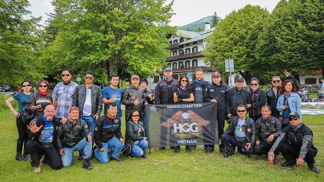 Biker Việt chế ngự ông hoàng thế giới mô tô Harley-Davidson chinh phục trời Âu