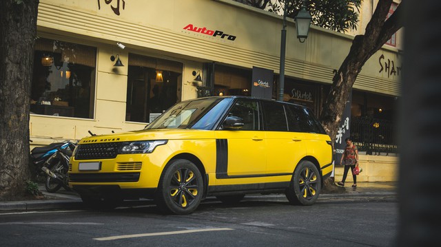 Range Rover phiên bản "Ong nghệ" độc đáo tại Hà Nội
