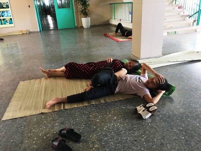 Chùm ảnh: Nắng nóng hoành hành, miền Trung điêu đứng - Ảnh 12. Chùm ảnh: Nắng nóng hoành hành, miền Trung điêu đứng - Ảnh 12.