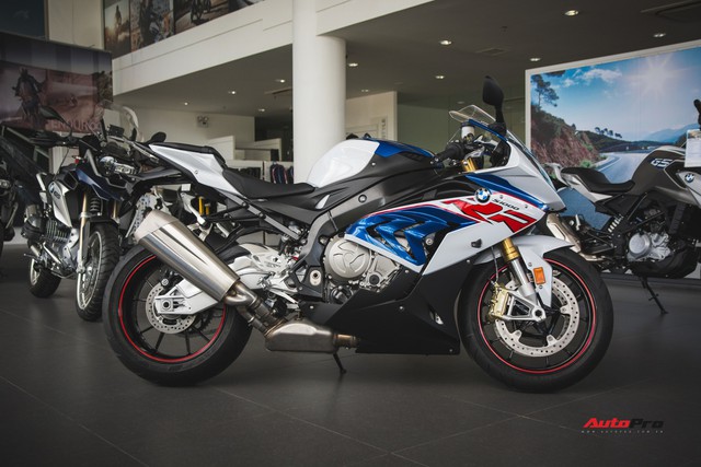 Rẻ hơn cả trăm triệu đồng, BMW S1000RR dưới thời THACO có gì khác biệt? - Ảnh 6.