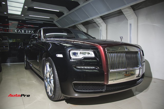 Rolls-Royce Ghost Series II EWB phối hai màu độc nhất Việt Nam - Ảnh 2. Rolls-Royce Ghost Series II EWB phối hai màu độc nhất Việt Nam - Ảnh 2.