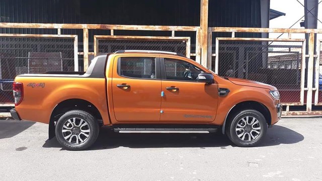 Ford Ranger Wildtrak 2018 bản thiếu trang bị đã về đại lý, giá không đổi