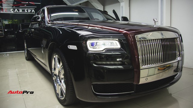 Rolls-Royce Ghost Series II EWB phối hai màu độc nhất Việt Nam