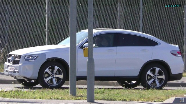 Mercedes-Benz GLC Coupe 2019 tiếp tục lộ diện không cần ngụy trang, đã tiến rất sát ngày ra mắt