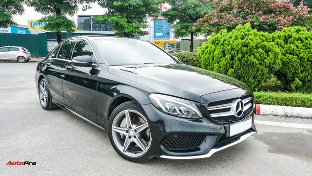 Mercedes-Benz C300 AMG có giá bao nhiêu sau hơn 2 vạn km? - Ảnh 1.