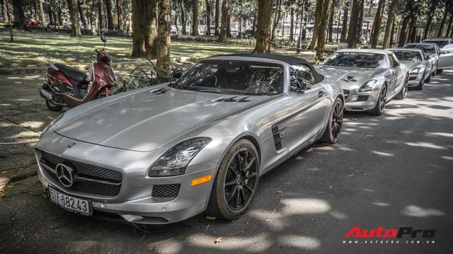 Sau hành trình xuyên Việt, bộ 3 siêu xe Mercedes-Benz SLS AMG đặc biệt của ông chủ cà phê Trung Nguyên lại tham gia minishow tại Sài Gòn