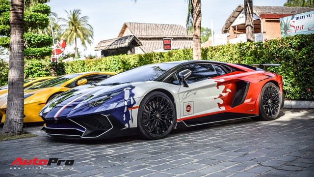 Góc ăn chơi: Quán trà sữa mời cả siêu xe Lamborghini Aventador SV độc nhất Việt Nam của Minh nhựa làm hình ảnh - Ảnh 3.