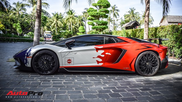 Góc ăn chơi: Quán trà sữa mời cả siêu xe Lamborghini Aventador SV độc nhất Việt Nam của Minh nhựa làm hình ảnh - Ảnh 4. Góc ăn chơi: Quán trà sữa mời cả siêu xe Lamborghini Aventador SV độc nhất Việt Nam của Minh nhựa làm hình ảnh - Ảnh 4.