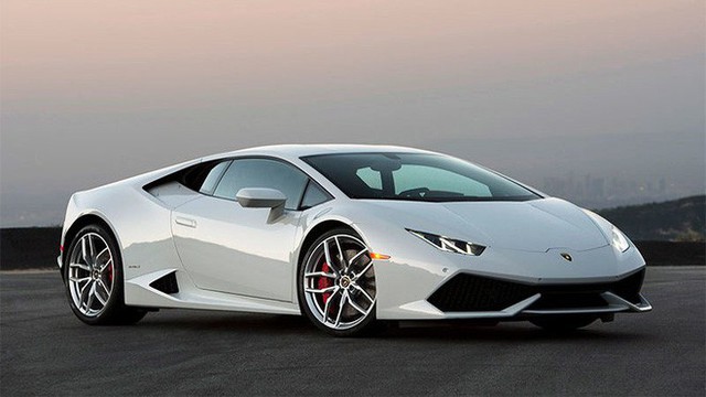 Thuê siêu xe Lamborghini lướt phố Dubai chưa đầy 4 tiếng, du khách trẻ người Anh đã bị phạt tới 1 tỷ đồng vì đi quá tốc độ - Ảnh 1. Thuê siêu xe Lamborghini lướt phố Dubai chưa đầy 4 tiếng, du khách trẻ người Anh đã bị phạt tới 1 tỷ đồng vì đi quá tốc độ - Ảnh 1.