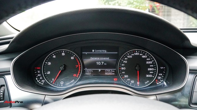 Audi A6 5 năm tuổi bán ngang giá Mercedes-Benz C200 2017 chạy lướt? - Ảnh 8. Audi A6 5 năm tuổi bán ngang giá Mercedes-Benz C200 2017 chạy lướt? - Ảnh 8.
