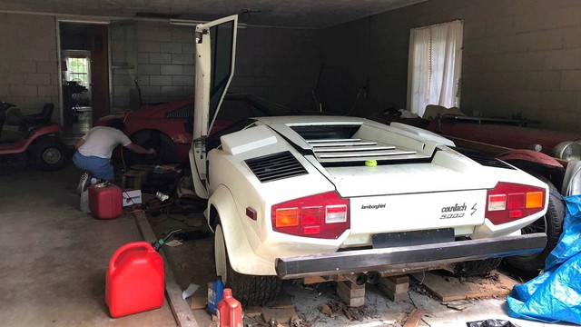 Ông nội để quên siêu xe Lamborghini phủ bụi gần 2 thập kỷ, cháu trai bất ngờ khi tìm thấy - Ảnh 1.