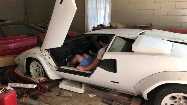 Ông nội để quên siêu xe Lamborghini phủ bụi gần 2 thập kỷ, cháu trai bất ngờ khi tìm thấy - Ảnh 2.