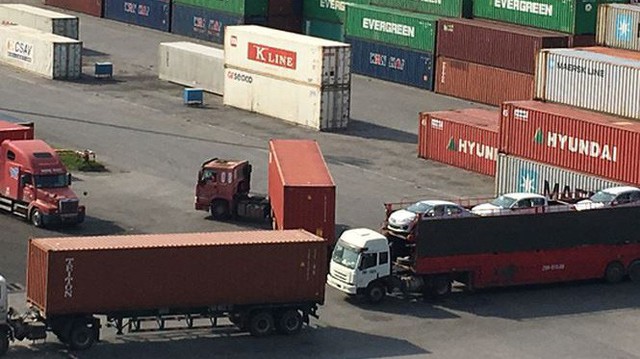 Gần 1.300 ô tô đăng ký về Việt Nam trước tháng 'cô hồn'