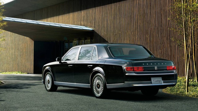 Toyota Century: Lạc đường hay đúng hướng? - Ảnh 3.