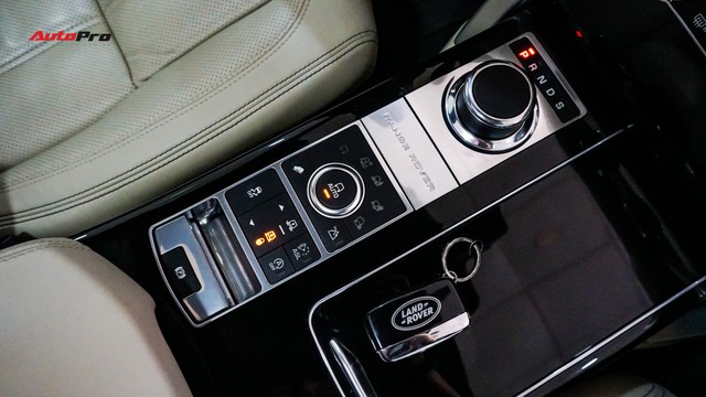 Range Rover Autobiography LWB khấu hao hơn 4 tỷ đồng so với thời điểm mua mới - Ảnh 10.