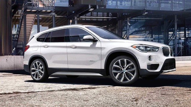 Hàng loạt dòng xe BMW mới được THACO phân phối vừa cập cảng Việt Nam