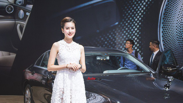 Những "bóng hồng" xinh đẹp tỏa sáng bên dàn xe sang tại Mercedes-Benz Fascination 2018