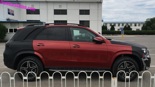 Mercedes-Benz GLE thế hệ mới lộ diện trần trụi từ trong ra ngoài