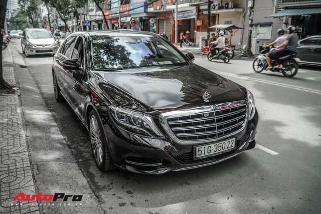 Ngọc Trinh đi mua sắm cuối tuần với Mercedes-Maybach S500 - Ảnh 2.