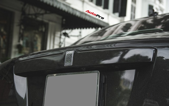 Sẽ thế nào nếu một chiếc Rolls-Royce Ghost được độ phần cản của Rolls-Royce Wraith ? - Ảnh 12. Sẽ thế nào nếu một chiếc Rolls-Royce Ghost được độ phần cản của Rolls-Royce Wraith ? - Ảnh 12.